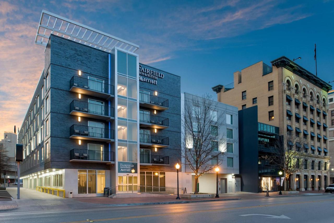 Fairfield Inn & Suites Fort Worth Downtown/Convention Center Exterior photo