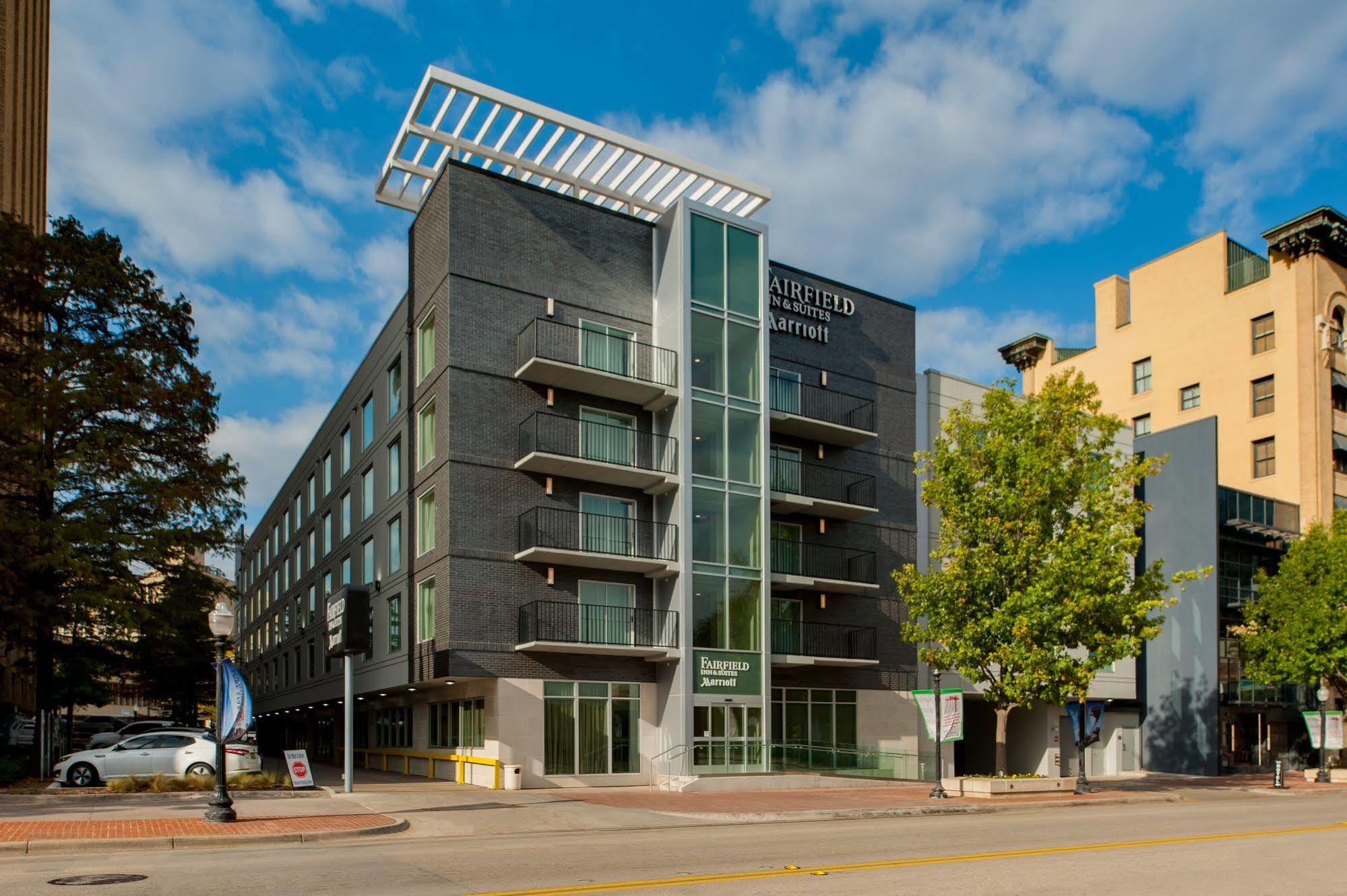 Fairfield Inn & Suites Fort Worth Downtown/Convention Center Exterior photo