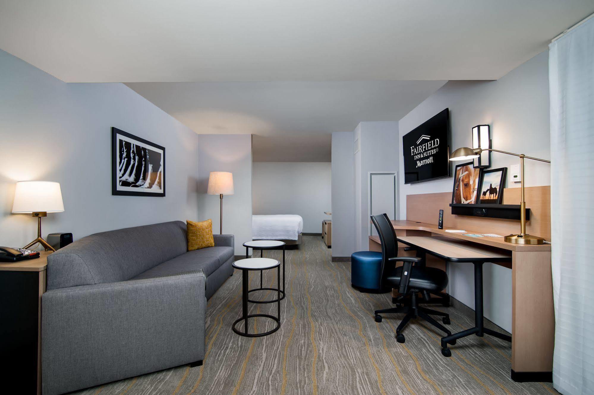 Fairfield Inn & Suites Fort Worth Downtown/Convention Center Exterior photo